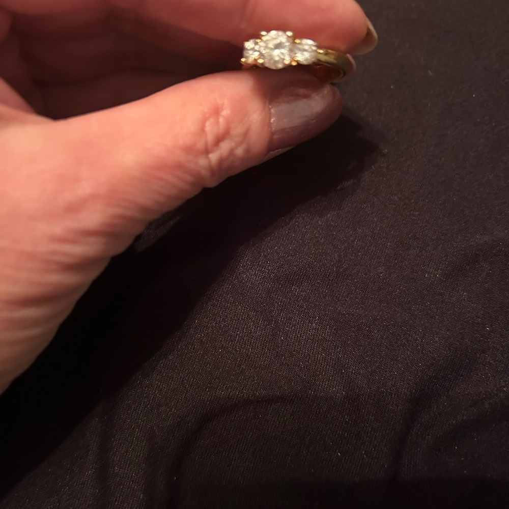 Elegant Gold plated Jewelry Set - Picture 2 of 3